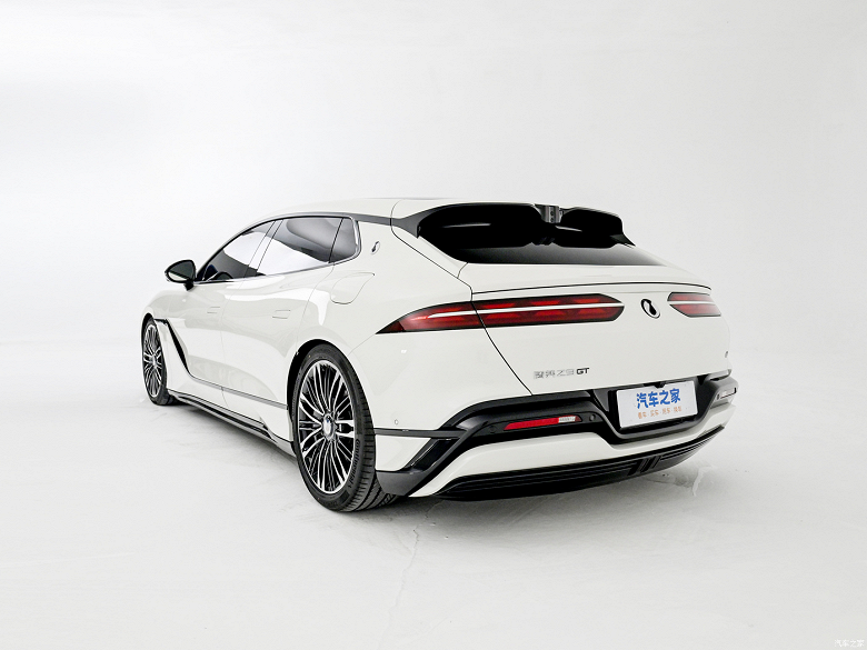 Люксовый флагман от Mercedes-Benz и BYD с системой «Глаз Бога» и управлением задними колёсами — Denza Z9 GT — можно будет заказать уже в мае 2024 года
