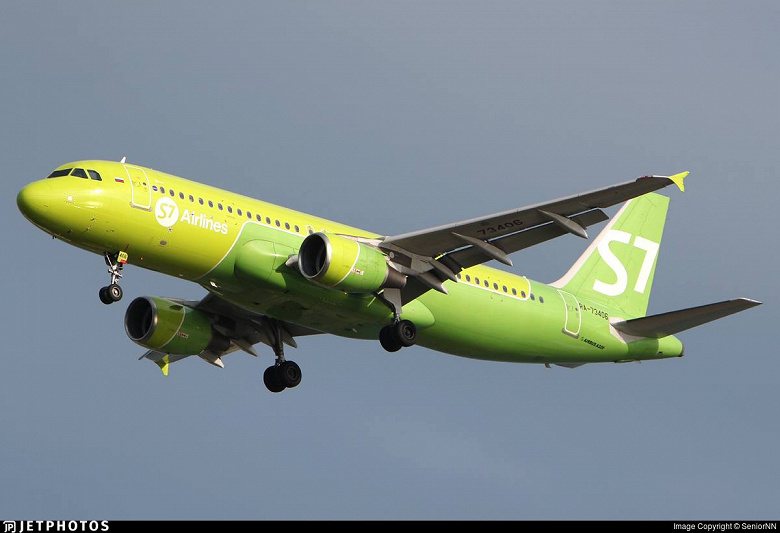 У самолёта Airbus A320 при посадке в Казани отказал двигатель. Лайнер отстранили от полётов