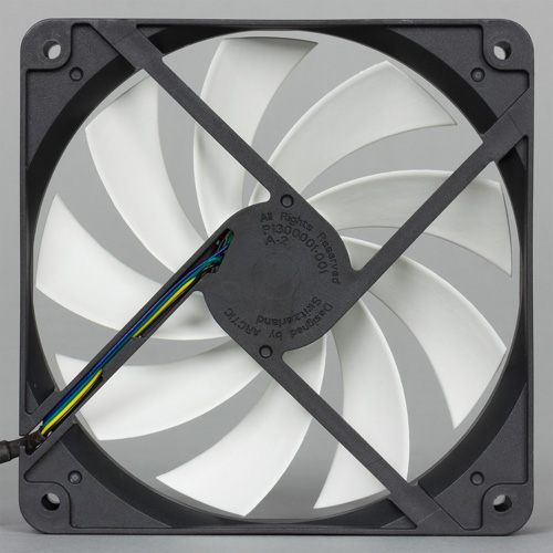 Arctic Freezer i32, вентилятор