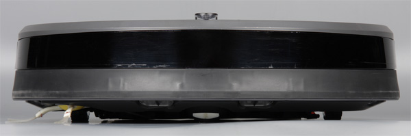 робот-пылесос iRobot Roomba 960, вид спереди