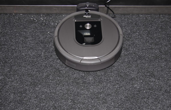 робот-пылесос iRobot Roomba 960, тест уборки