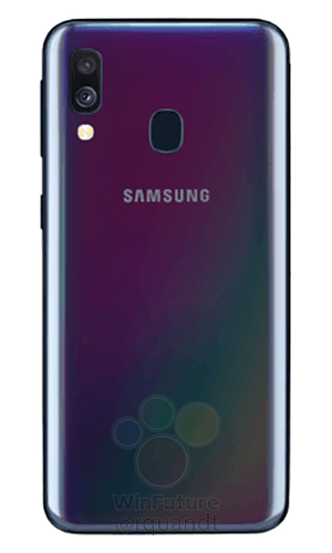 Небольшой экран и большой аккумулятор: смартфон Samsung Galaxy A40 засветился на изображениях 