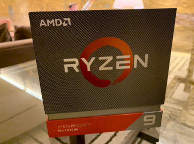 Фотогалерея дня: упаковка 16-ядерного процессора AMD Ryzen 9 3950X