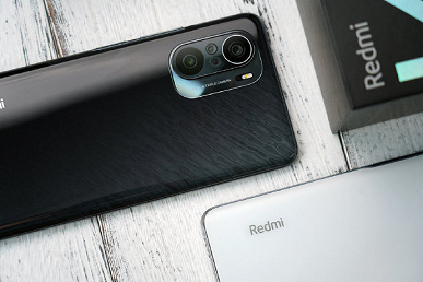 Глава Xiaomi показал настоящие Redmi K40 в чёрном и белом цветах