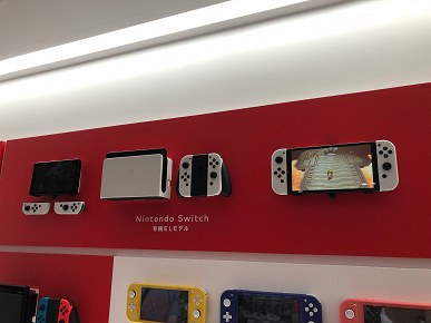 Nintendo Switch OLED впервые позирует на живых фото