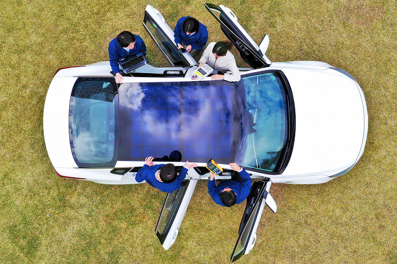 Hyundai и Kia намерены массово оснащать свои автомобили солнечными панелями