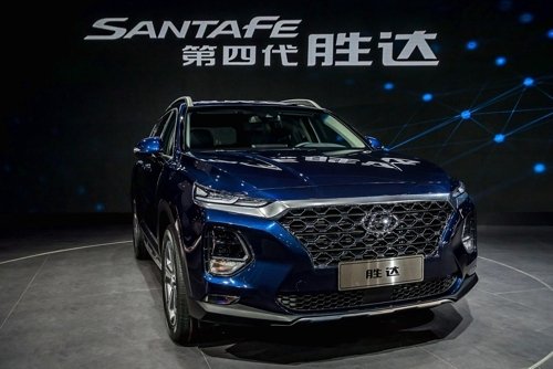 Кроссовер Hyundai Santa Fe четвертого поколения узнает хозяина по отпечатку пальца