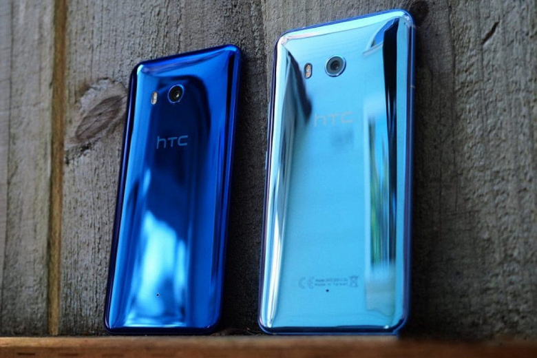 Выручка HTC упала на 30%, а убытки выросли