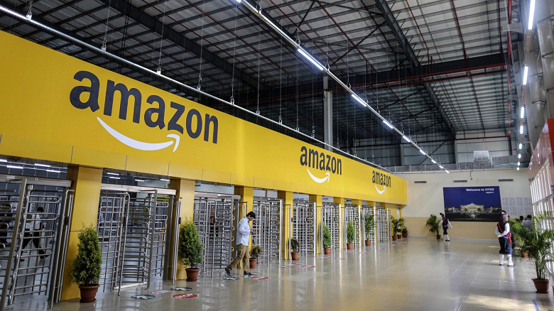 В Роскомнадзоре назвали возможную причину отказа Amazon от сотрудничества