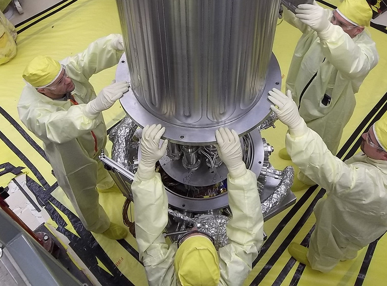 NASA показало компактный ядерный реактор KRUSTY, который можно будет использовать при высадке на другие планеты
