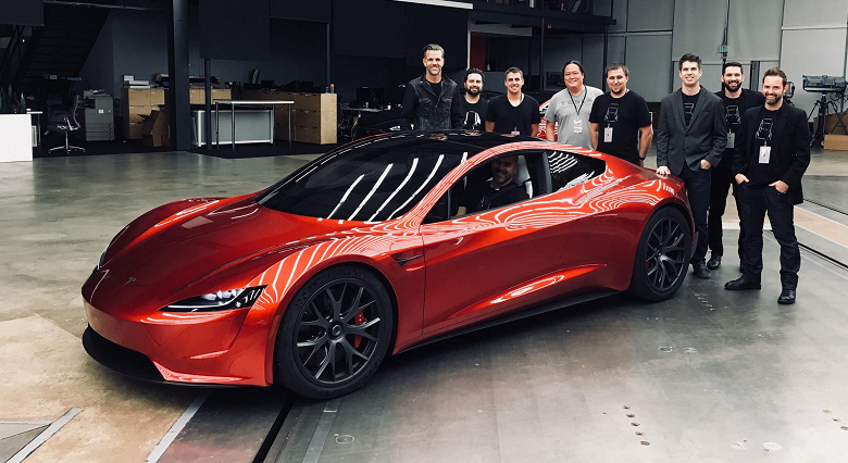 «Ракетные технологии» позволят перевести Tesla Roadster на «новый уровень»