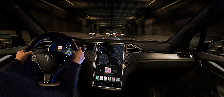 Владельцы автомобилей Tesla теперь могут удалённо ограничивать максимальную скорость машины