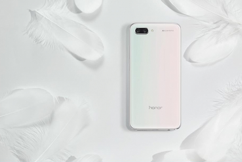 Смартфон Honor 10 GT появится в уникальном цвете Lily of the Valley, подобного которому ни у кого нет
