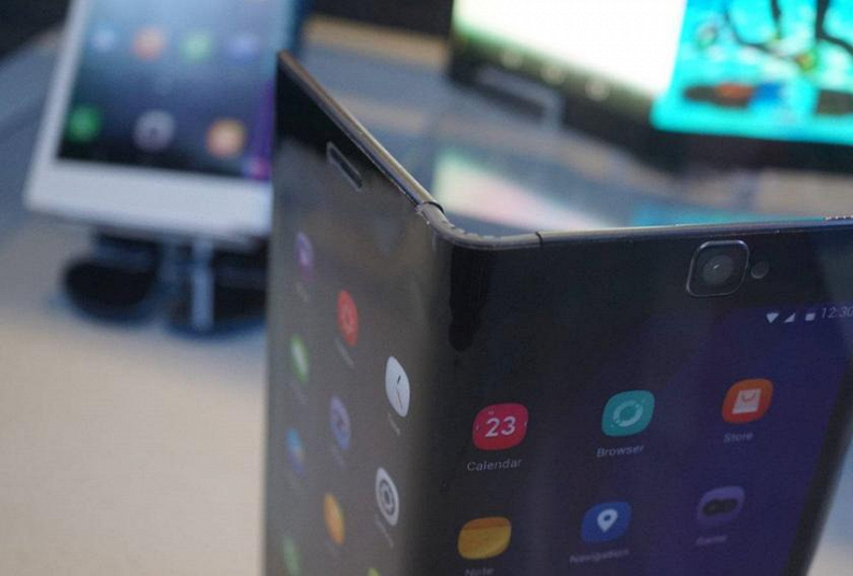 Huawei выпустит первый в мире смартфон со сгибающимся дисплеем в самом начале 2019