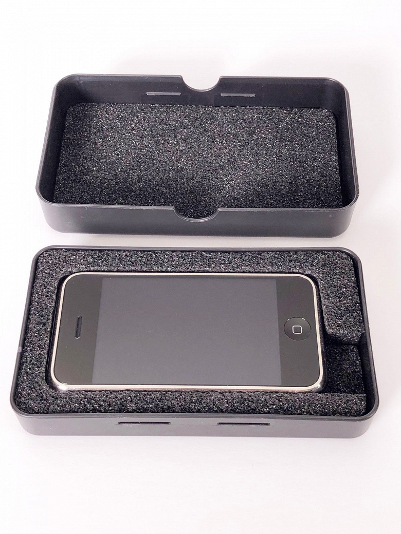 На eBay продаётся редчайший прототип оригинального iPhone