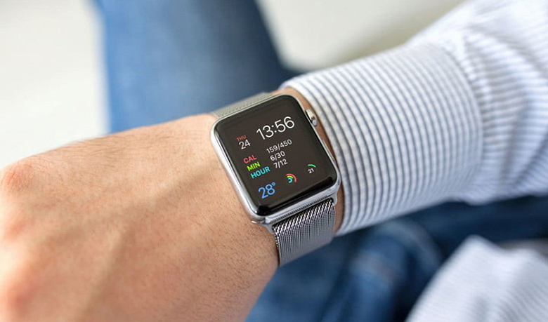 Из-за огромного спроса на Apple Watch Series 4 к производству подключают еще одного сборщика