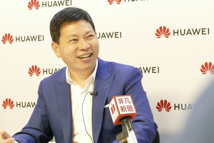 Глава Huawei впервые подтвердил планы на выпуск сгибающегося смартфона с поддержкой 5G 
