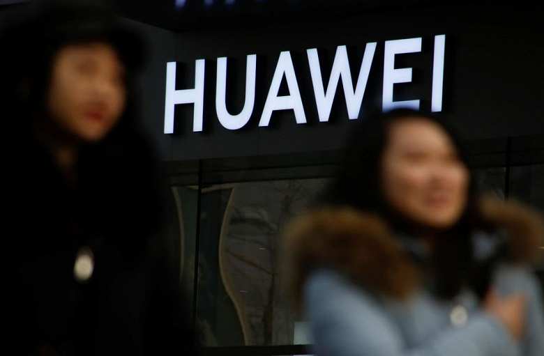 Чешские налоговики отказались от Huawei