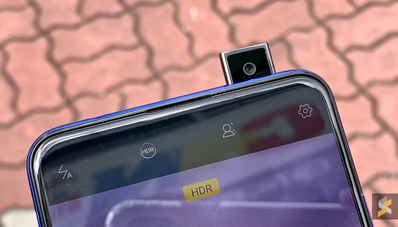 Фотогалерея дня: смартфон Vivo V15 Pro с выдвижной фронтальной камерой показан со всех сторон