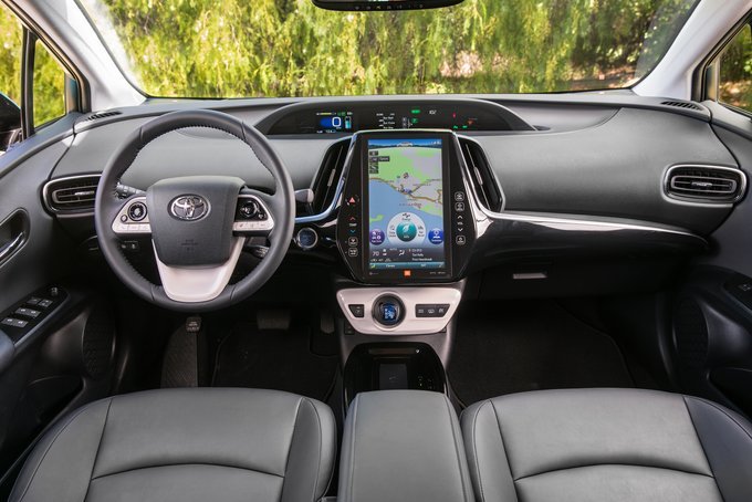 Поддержка Apple CarPlay будет во всех версиях Toyota Prius Prime 2020