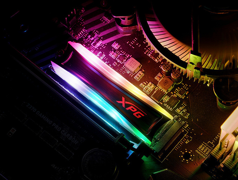 Твердотельные накопители Adata XPG Spectrix S40G украшены полноцветной подсветкой