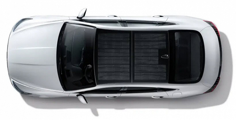 Новая Hyundai Sonata получила солнечные батареи на крыше и управление со смартфона