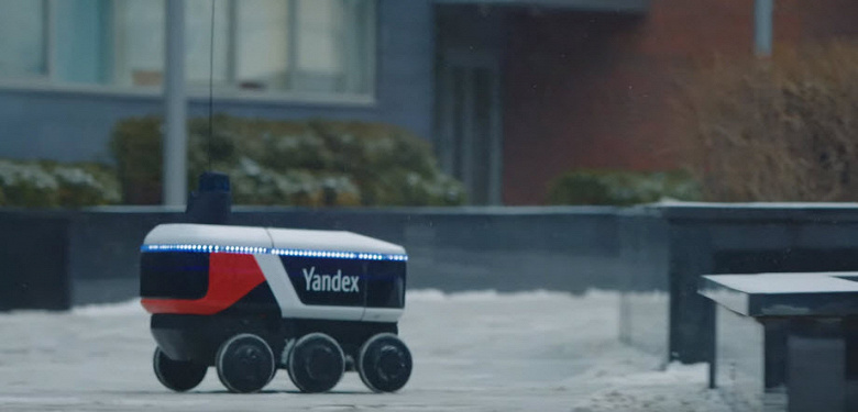 Роботы Яндекса начали доставлять товары 