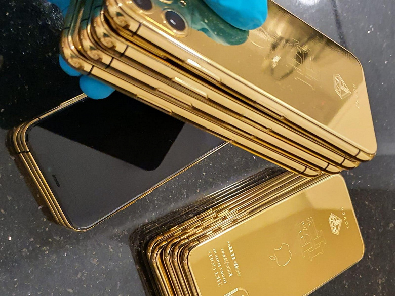 Брат Пабло Эскобара требует от Apple 2,6 млрд и сам выпускает золотые iPhone 11