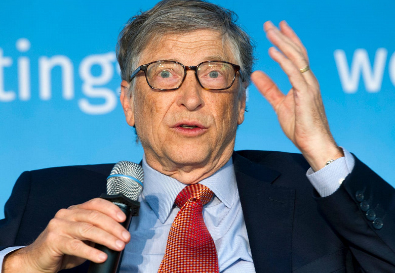 Билл Гейтс ответил на обвинения в желании чипировать и сократить население планеты