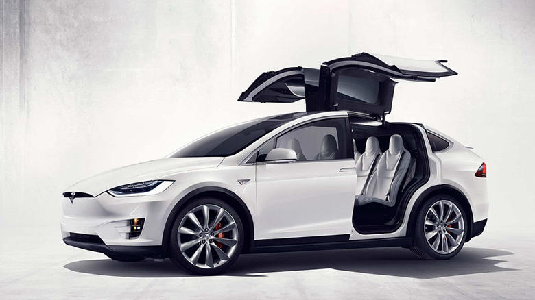 Автомобили Tesla скоро перестанут нуждаться в водителях