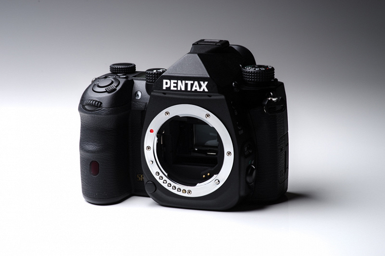Флагманская зеркальная камера Pentax формата APS-C будет оснащена датчиком приближения