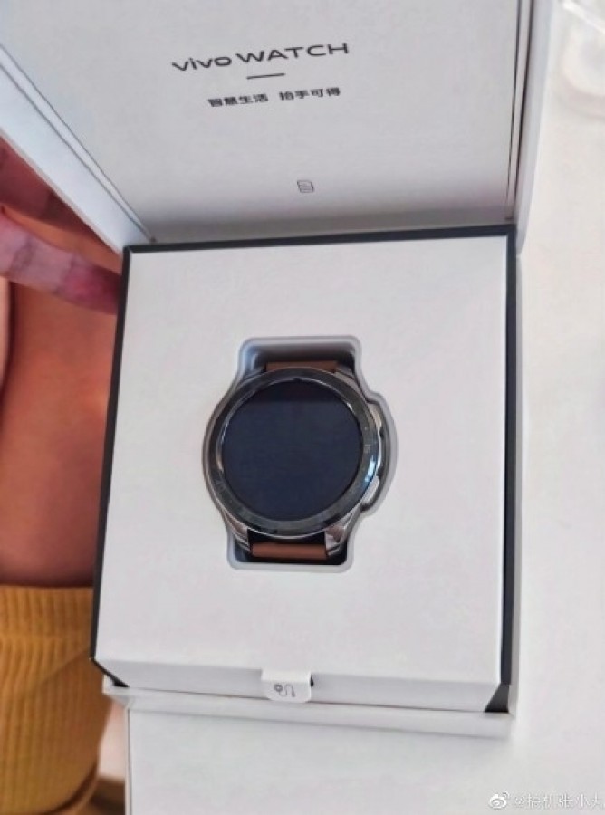 Так выглядит новый конкурент Apple Watch. Первое фото Vivo Watch