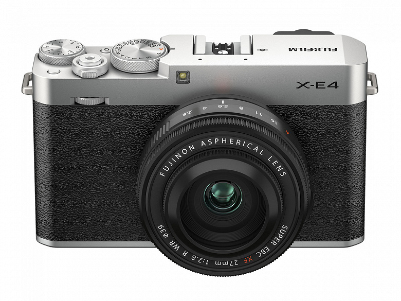 Производитель называет беззеркальную камеру Fujifilm X-E4 самой компактной в серии Х