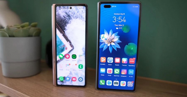 Смартфон за 2000 долларов против модели за 2800 долларов. Блогер сравнил Samsung Galaxy Z Fold 2 и Huawei Mate X2, и сделал неожиданный вывод