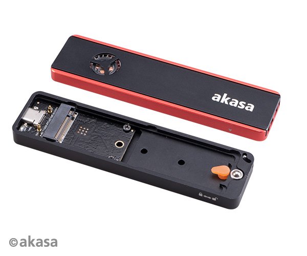 Корпус Akasa Vegas SSD Mate для внешнего SSD типоразмера M.2 оснащён активной системой охлаждения