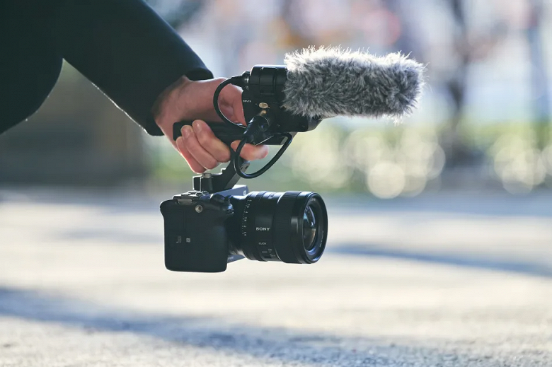 Почти 400 тысяч рублей: полнокадровая камера Sony FX3 Cinema Line прибыла в Россию