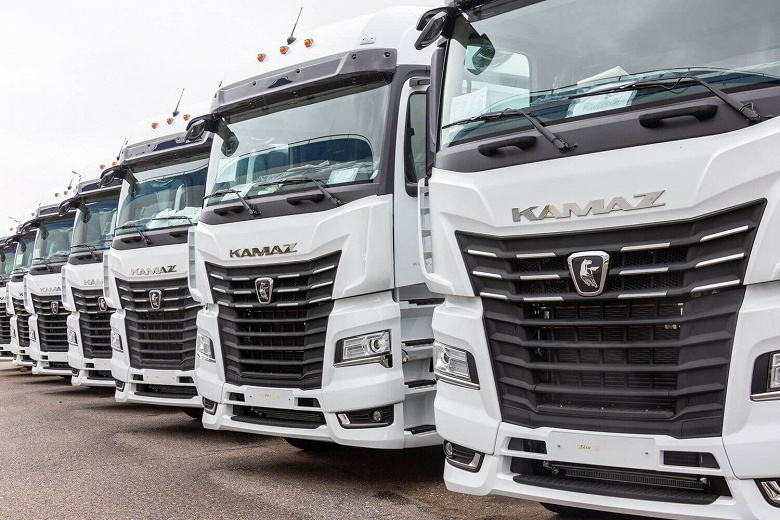 «Это болезненно для нас», — КамАЗ прогнозирует резкое падение российского рынка грузовиков