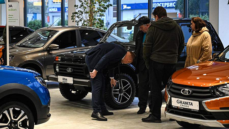 Впервые с 2005 года доля Lada на рынке новых машин России превысила 40%