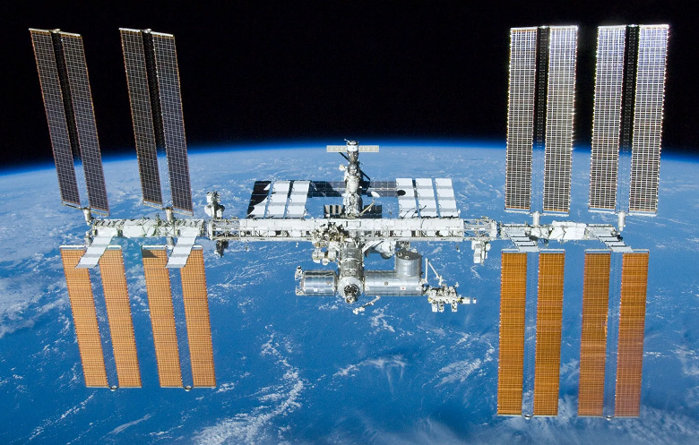 Российские космонавты испытали 3D-принтер на борту МКС