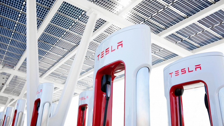Быстрые зарядные станции Tesla Supercharger становятся доступными для электромобилей других компаний