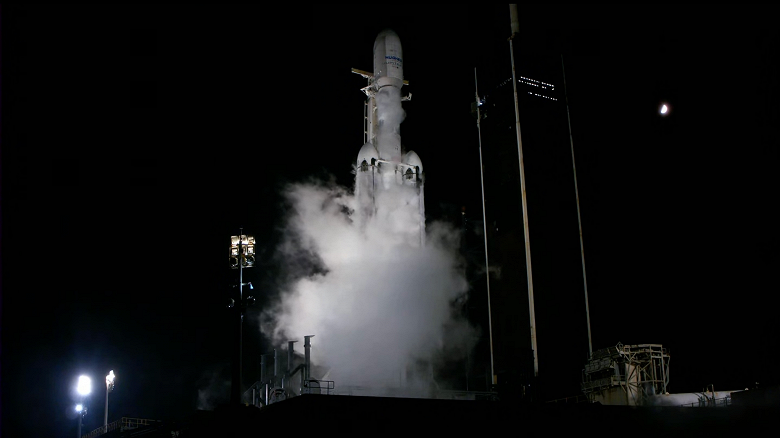 SpaceX отменила рекордный запуск ракеты Falcon Heavy за минуту до старта
