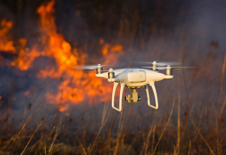 В России создали дрон с искусственным интеллектом для тушения пожаров