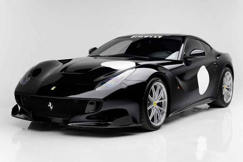 780-сильный Ferrari с 6,3-литровым V12, который разгоняется максимум до 24 км/ч, не захотели продать почти за полмиллиона долларов