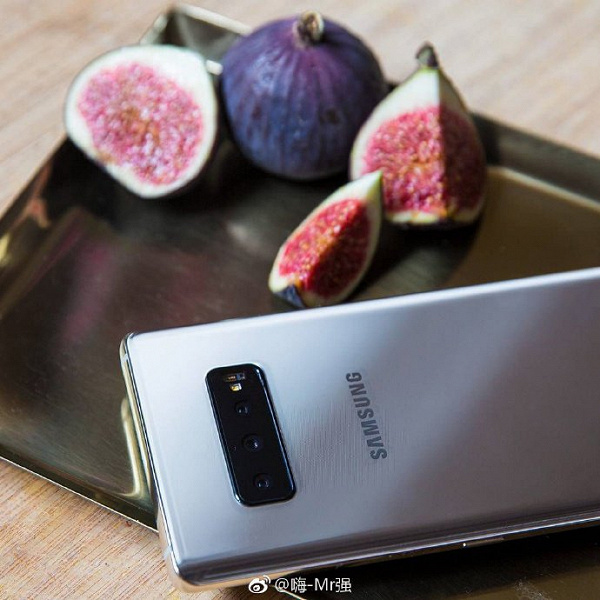 Фото дня: смартфон Samsung Galaxy S10 с тройной основной камерой
