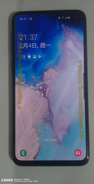 Врезанная в экран фронтальная камера – как бельмо на глазу: опубликованы живые фото смартфона Samsung Galaxy S10e