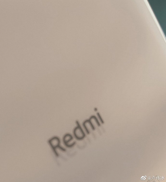 Президент Xiaomi тайно сфотографировал новый смартфон Redmi