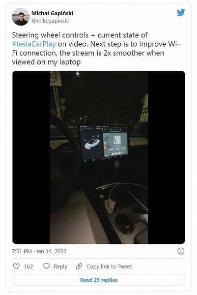 Энтузиаст добавил в Tesla поддержку CarPlay