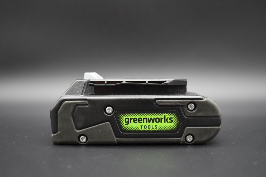 GreenWorks GD24DD: أحد أفضل السائقين الذين يستخدمون التصادم بمحرك بدون فرشاة 16