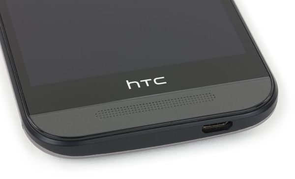 htcone220.jpg