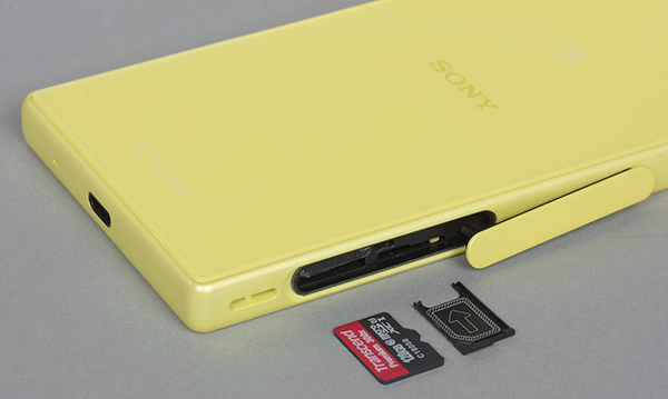 смартфон Sony Xperia Z5 Compact